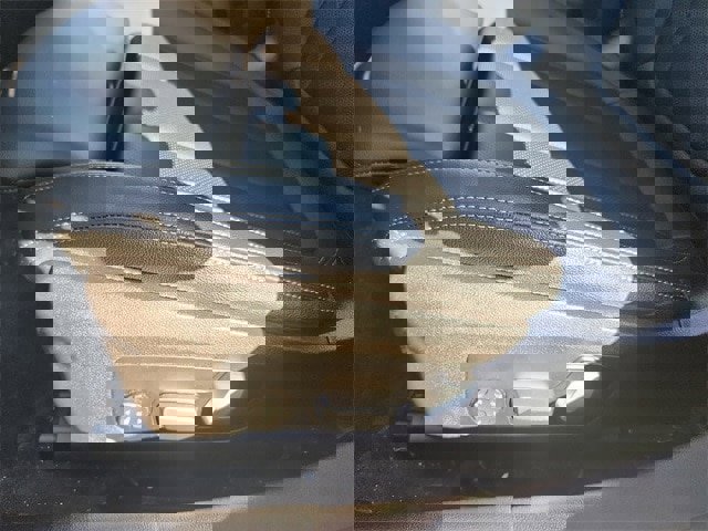 Used 2023 BMW 330i xDrive Sedan w/ Premium Package image 23