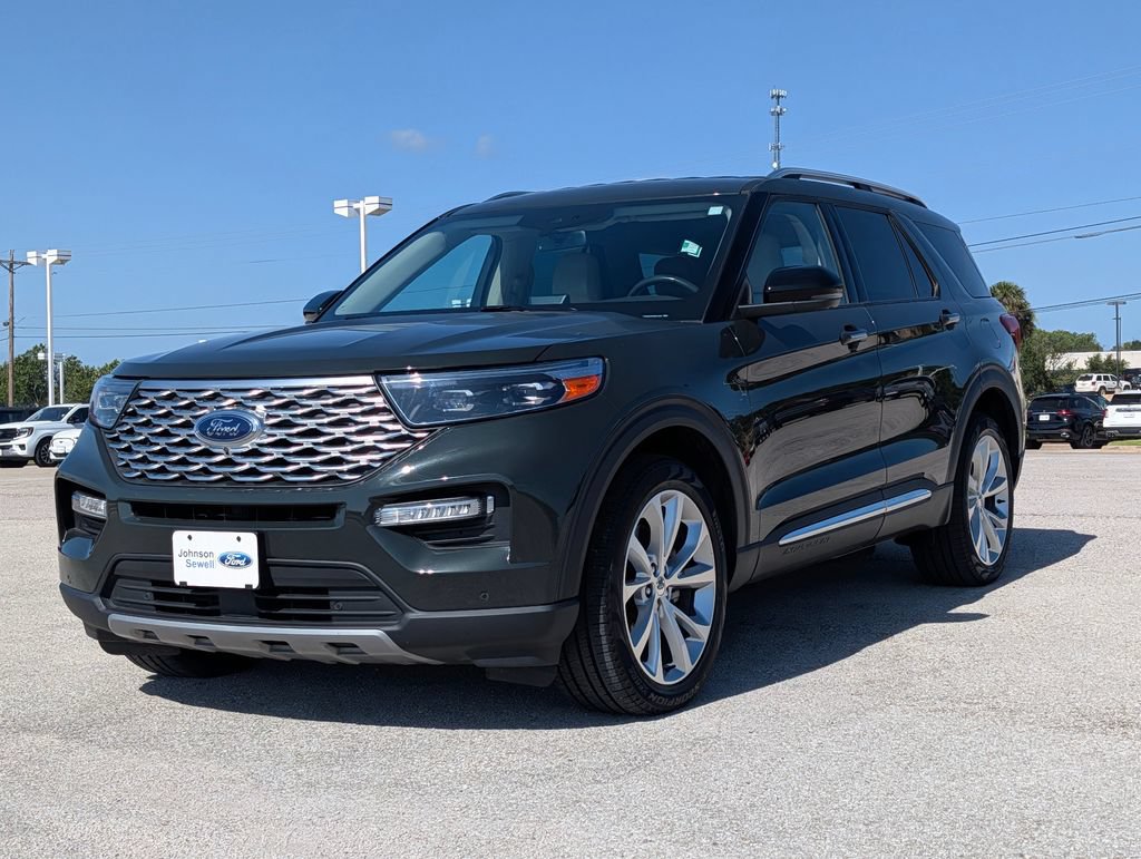 Certified 2022 Ford Explorer Platinum w/ Technology Package AWD/4WD image 4