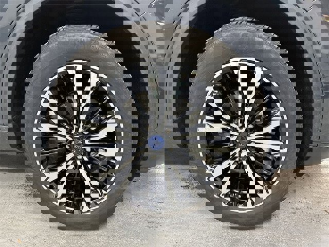 Certified 2022 Ford Escape SEL w/ SEL Stealth AWD Package image 2