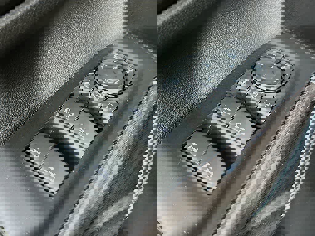 Used 2022 Chevrolet Silverado 2500 LTZ w/ LTZ Plus Package image 29