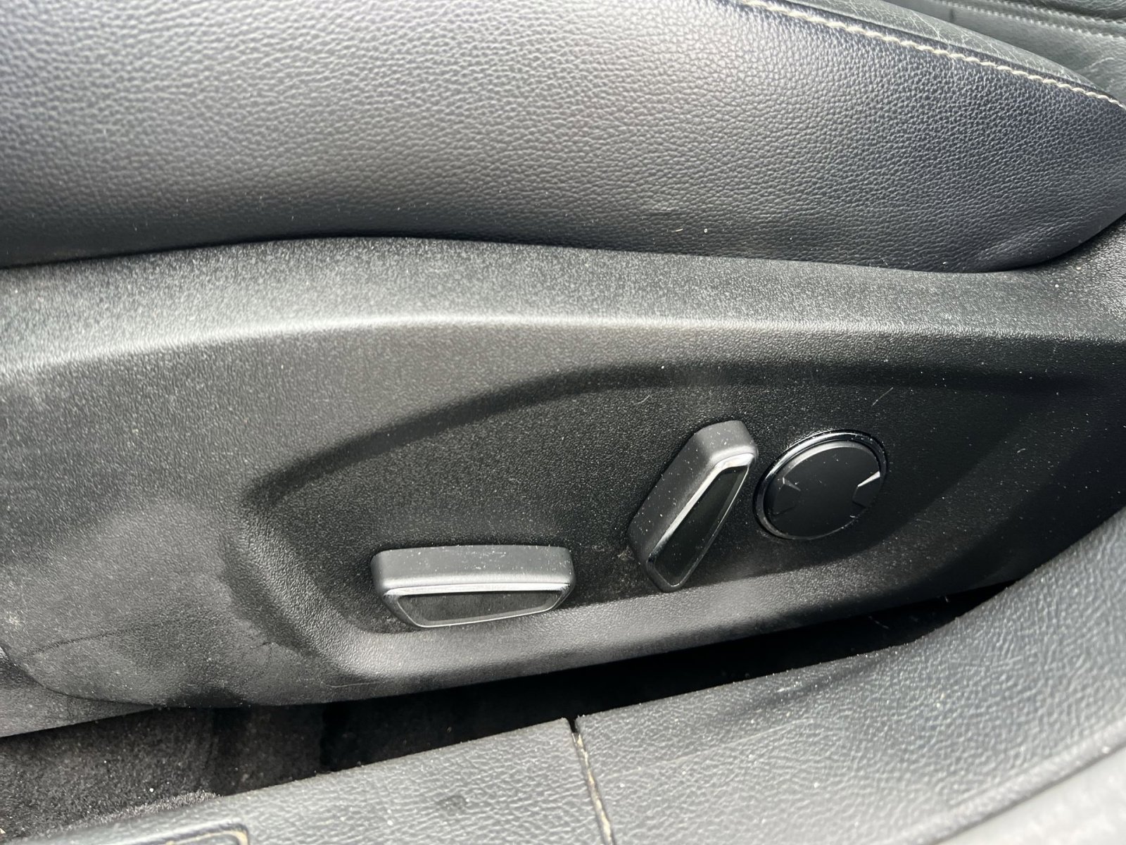 Certified 2018 Ford Fusion Energi SE FWD image 22