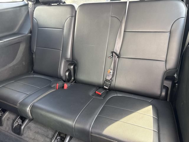 Used 2019 Chevrolet Traverse Premier w/ Driver Confidence II Package FWD image 16