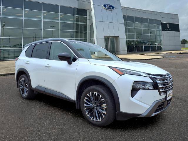 Used 2025 Nissan Rogue SL w/ Tech Package FWD image 7