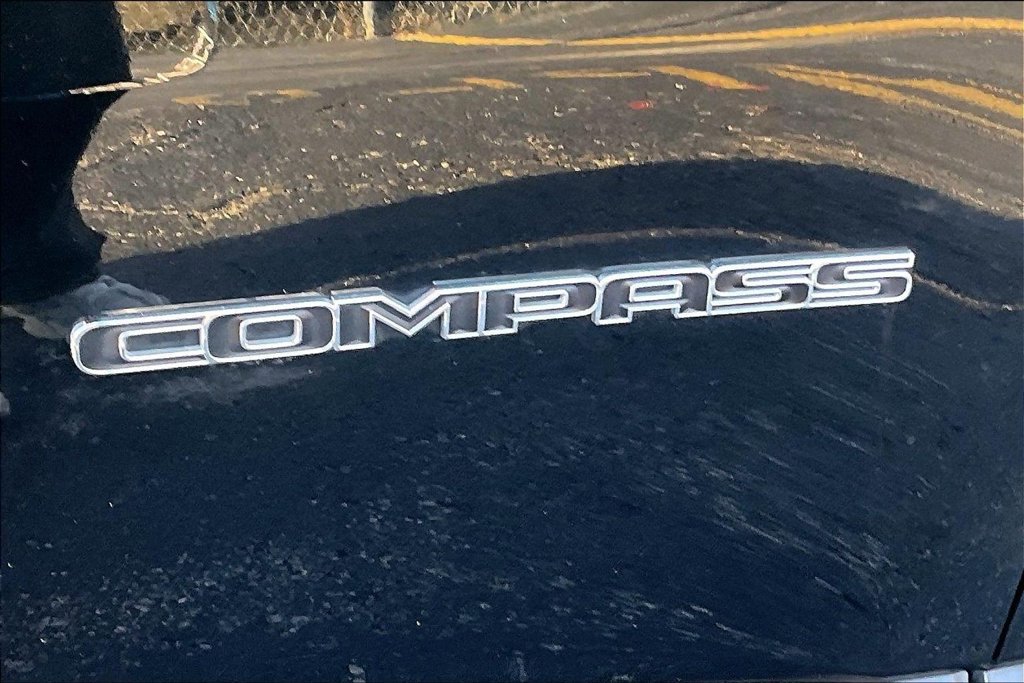 Used 2024 Jeep Compass Latitude AWD/4WD image 31