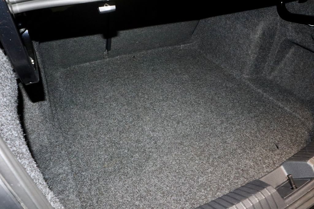 Used 2025 Volkswagen Jetta SE image 14