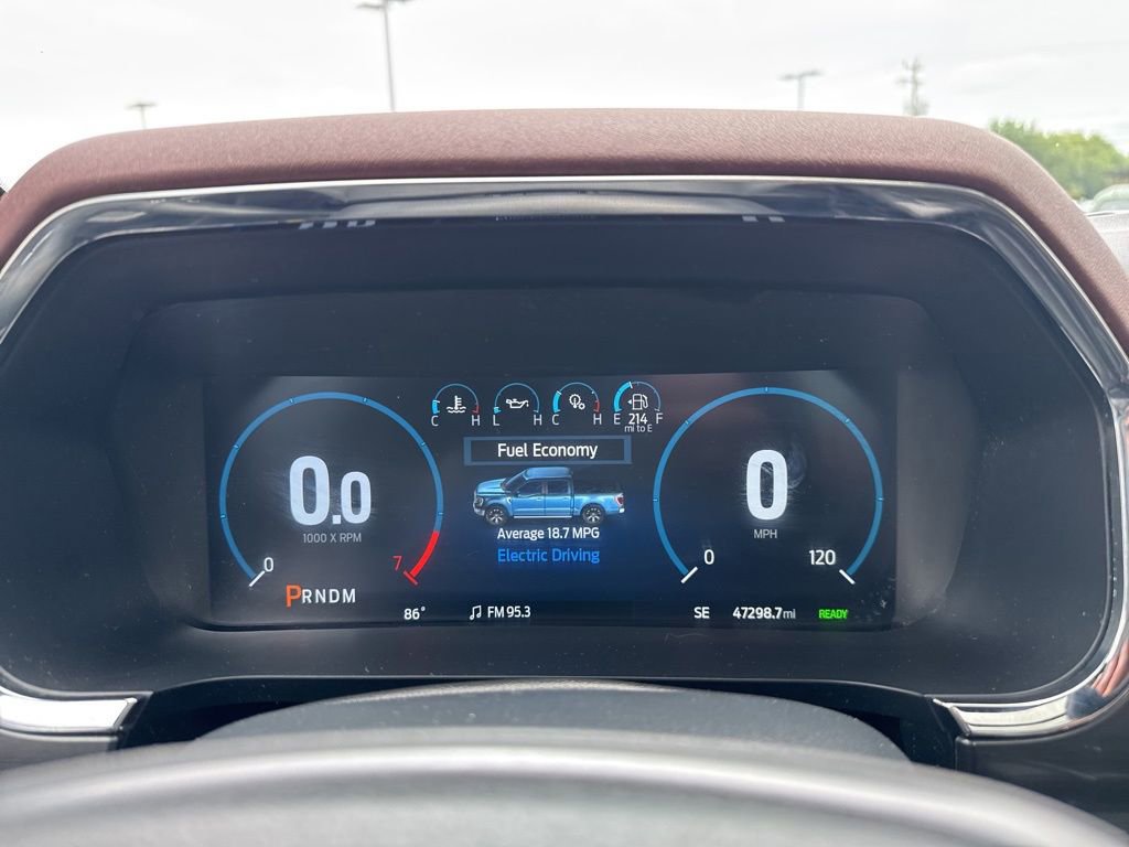 Certified 2022 Ford F150 Lariat w/ Equipment Group 502A High image 28