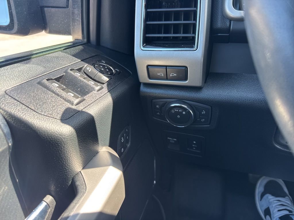 Certified 2020 Ford F150 Lariat w/ Equipment Group 502A Luxury image 27