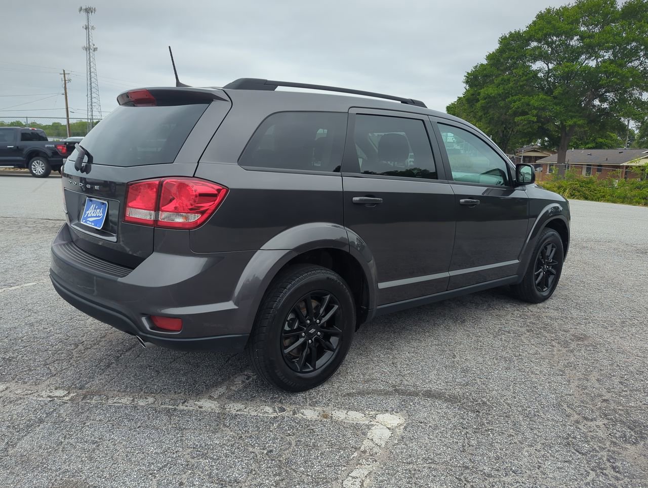 Used 2019 Dodge Journey SE w/ Connectivity Group FWD image 3