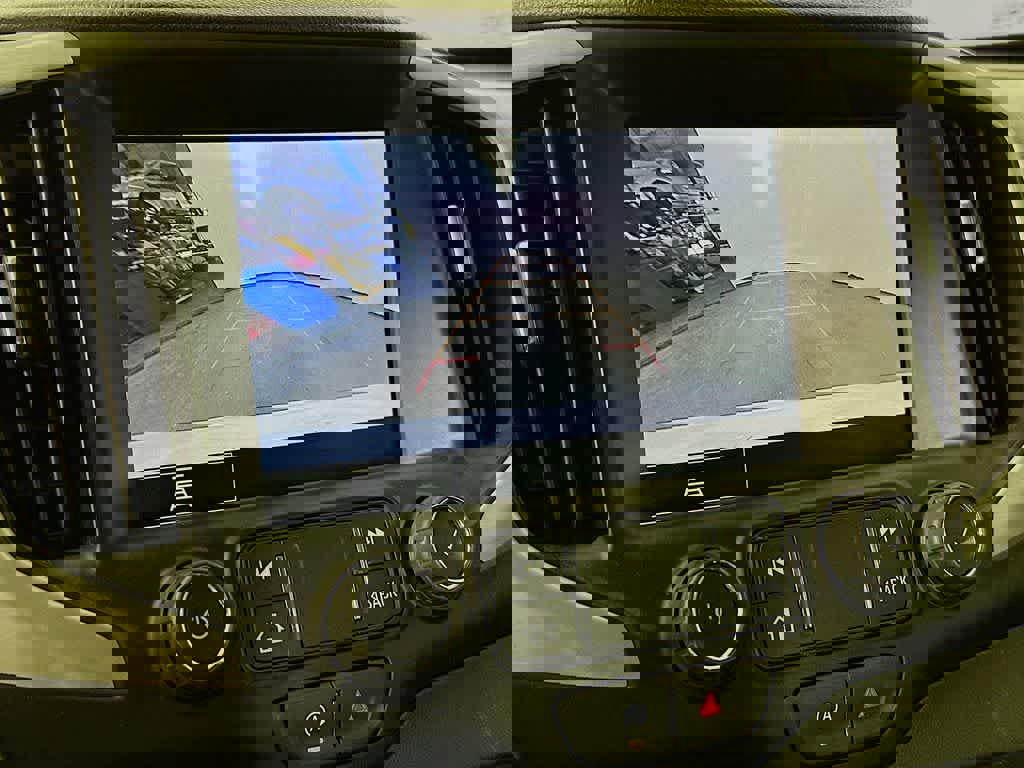 Used 2023 GMC Terrain SLT image 27