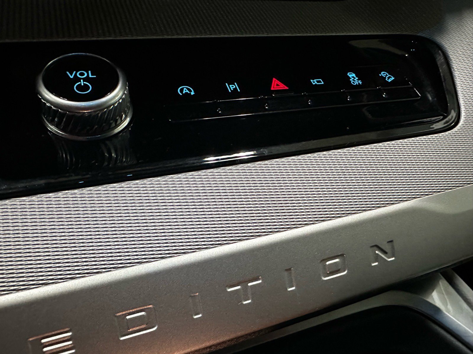 Certified 2025 Ford Expedition Active image 41