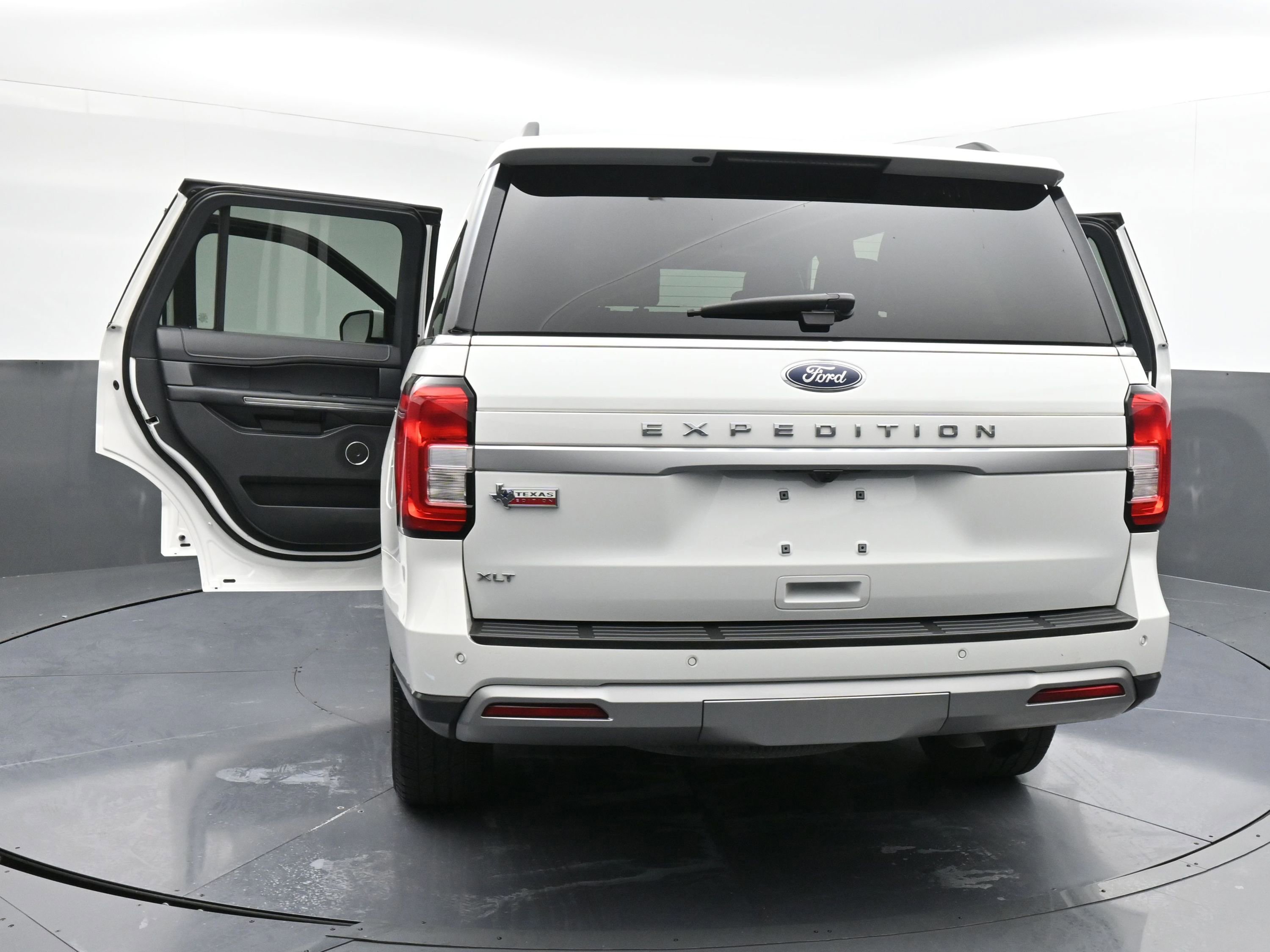 Certified 2022 Ford Expedition XLT image 45