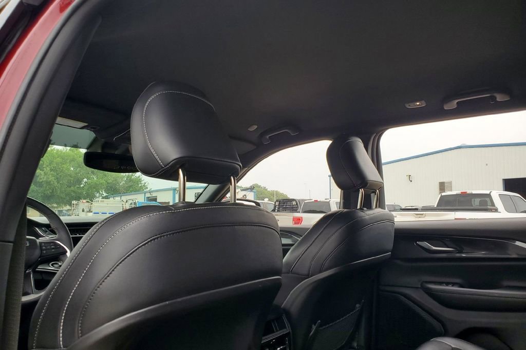 Used 2023 Jeep Grand Cherokee Altitude RWD image 21