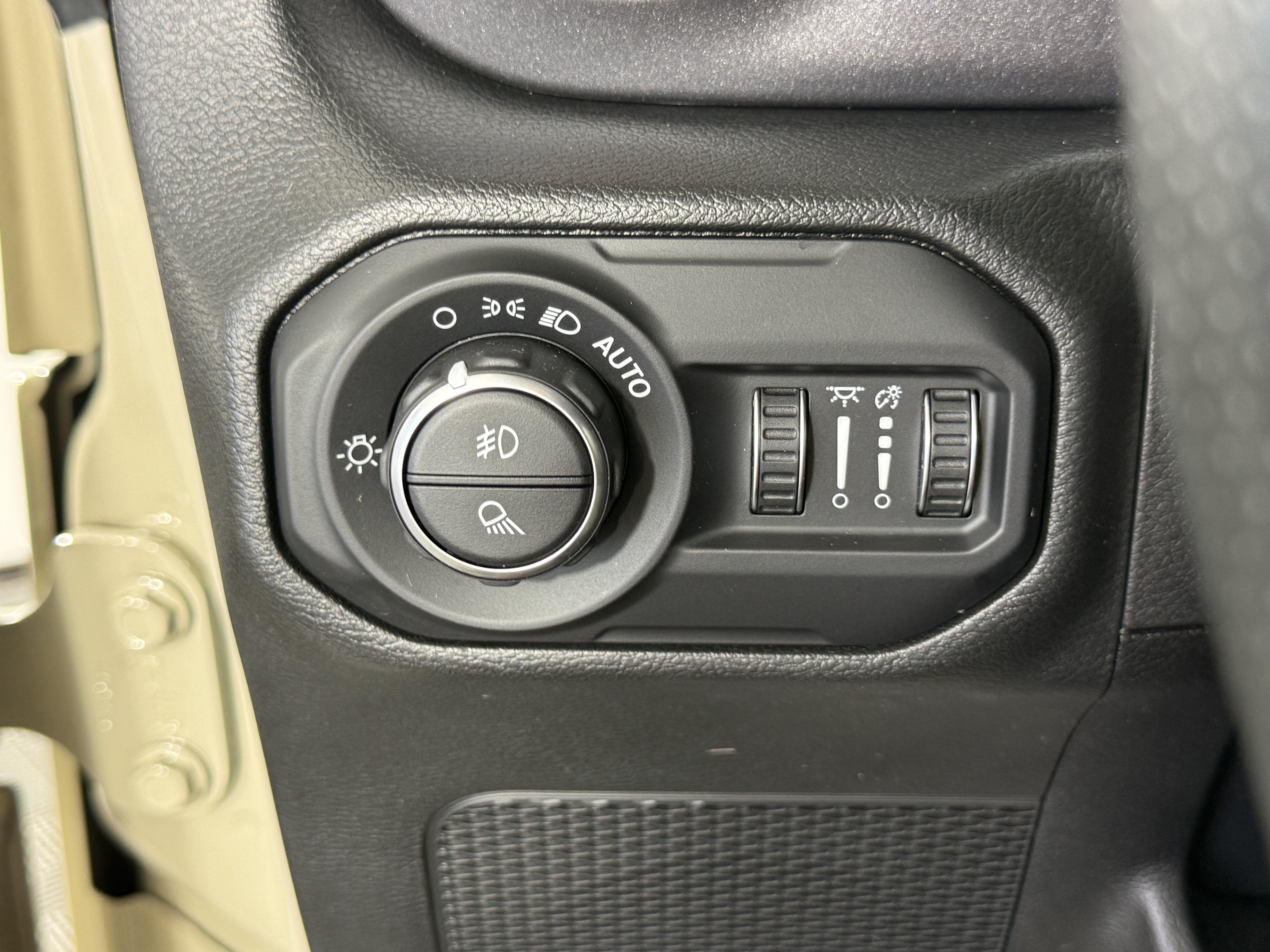 Used 2022 Jeep Gladiator Mojave w/ LED Lighting Group AWD/4WD image 22