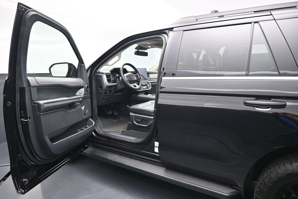 Certified 2024 Ford Expedition XLT AWD/4WD image 8