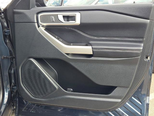 Certified 2022 Ford Explorer XLT image 7