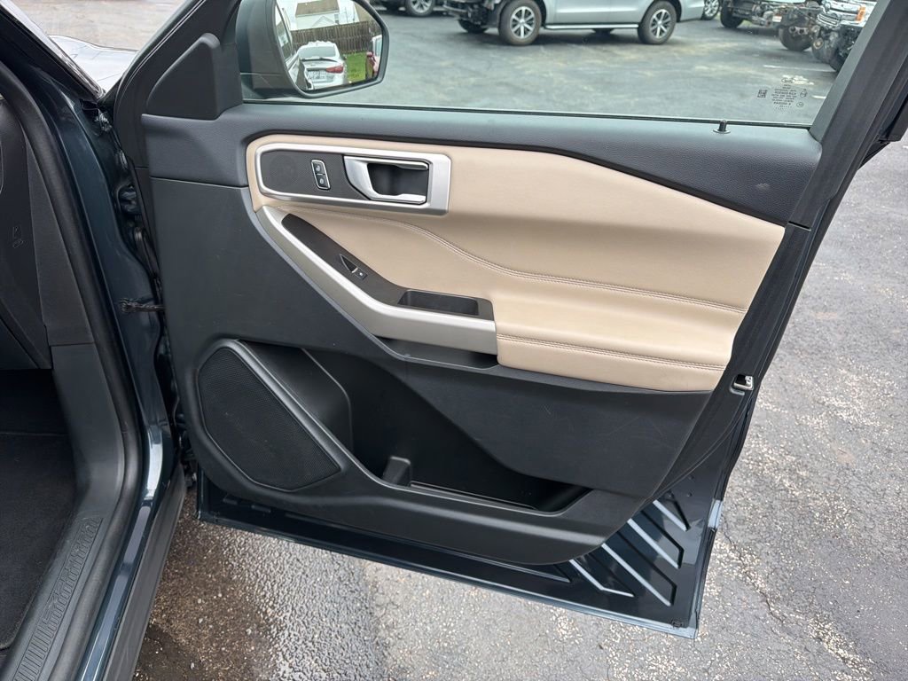 Certified 2023 Ford Explorer XLT w/ Equipment Group 202A image 33