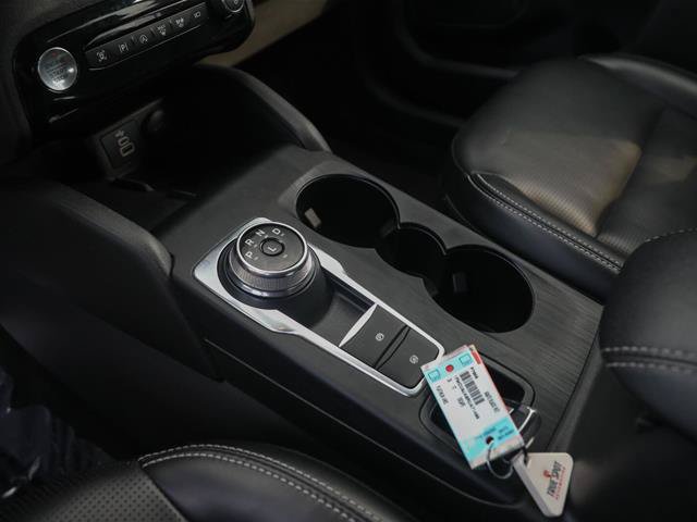 Certified 2024 Ford Escape Platinum AWD/4WD image 39