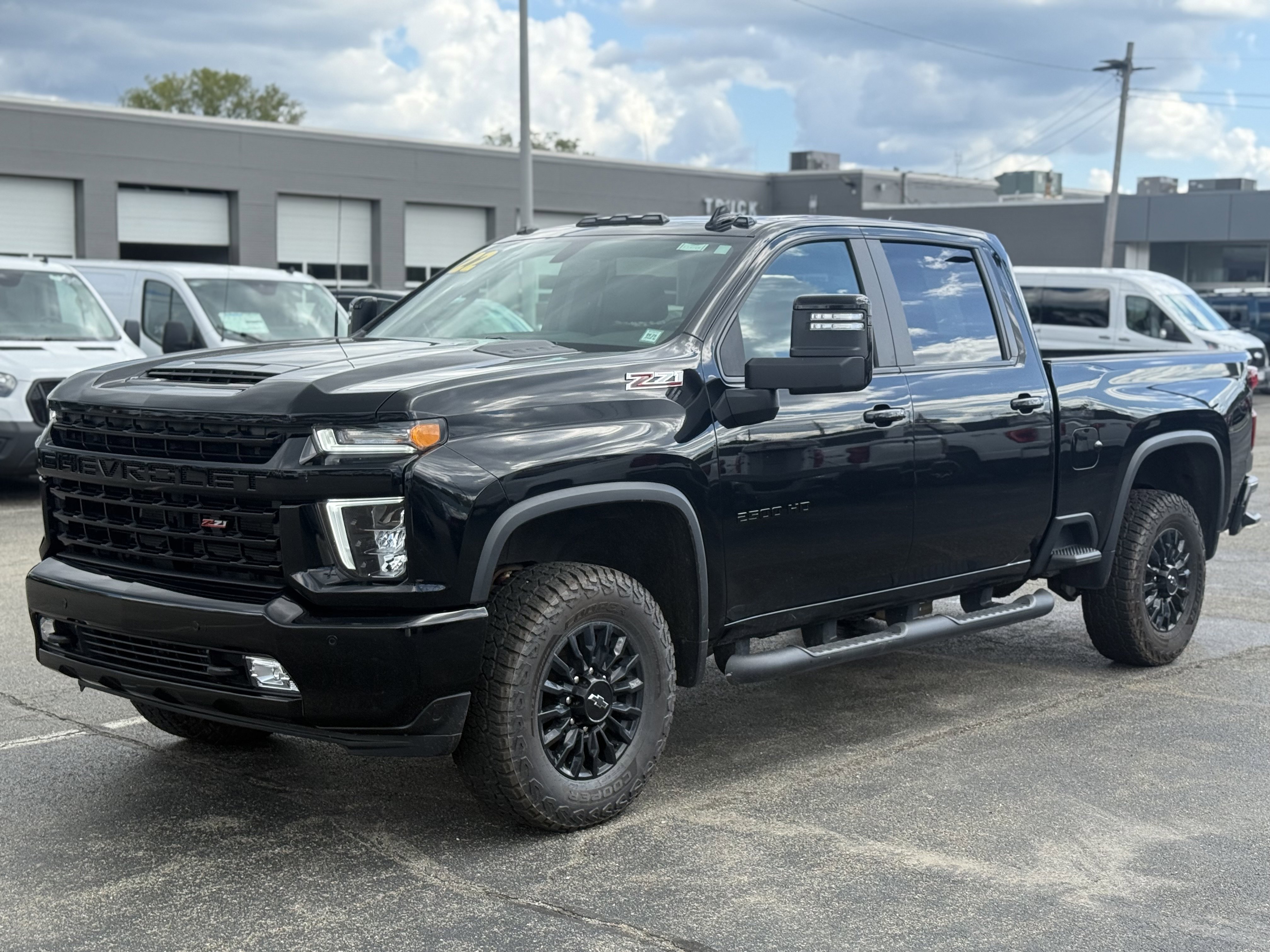 Used 2023 Chevrolet Silverado 2500 LTZ w/ LTZ Plus Package image 6