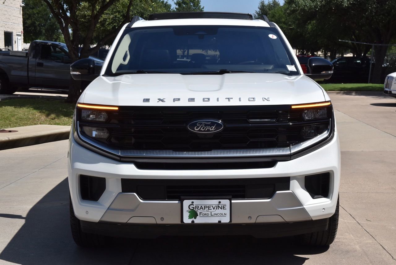 Certified 2025 Ford Expedition Max Platinum w/ Driver's Package AWD/4WD image 3