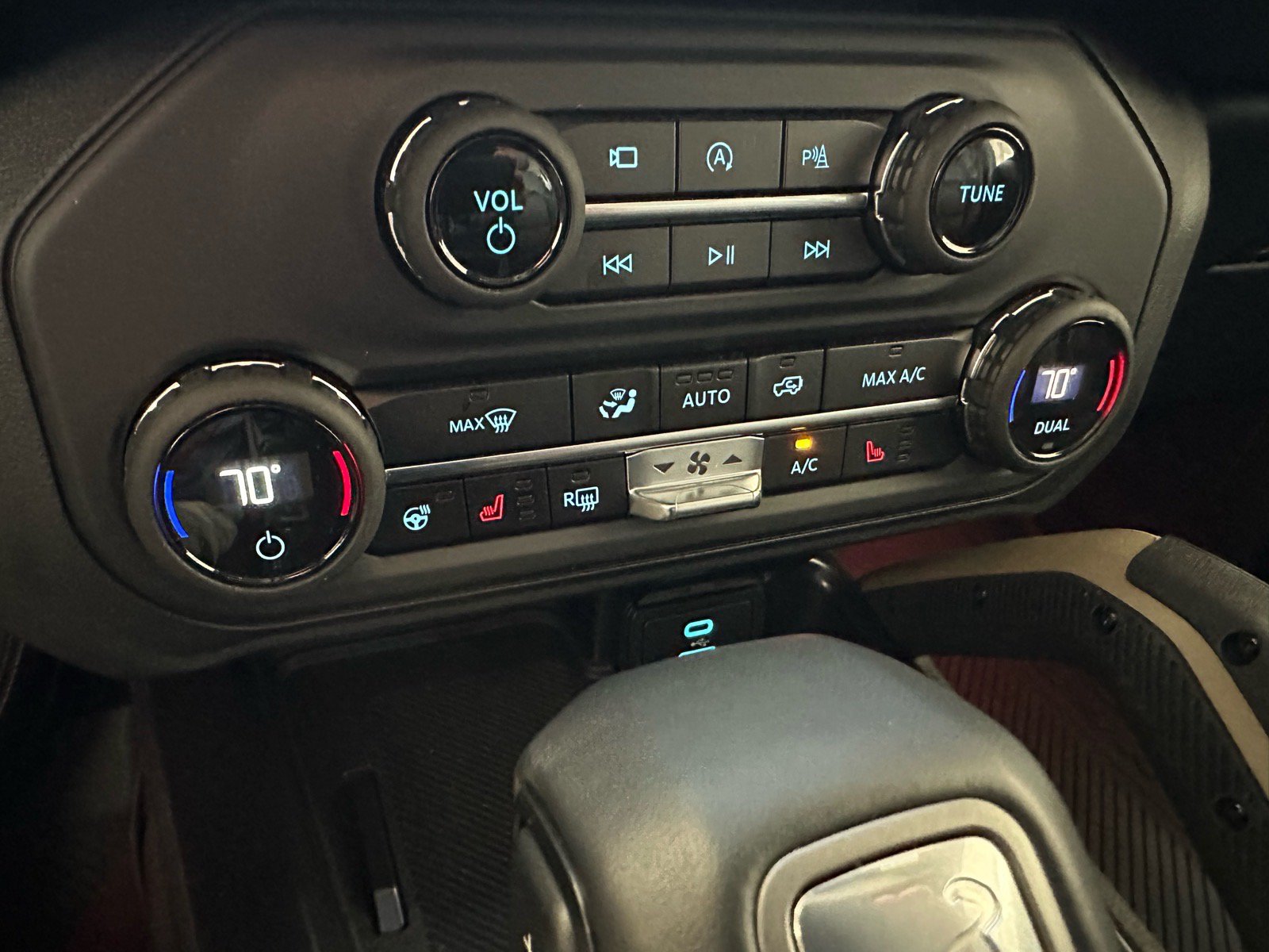 Certified 2025 Ford Bronco Badlands AWD/4WD image 36