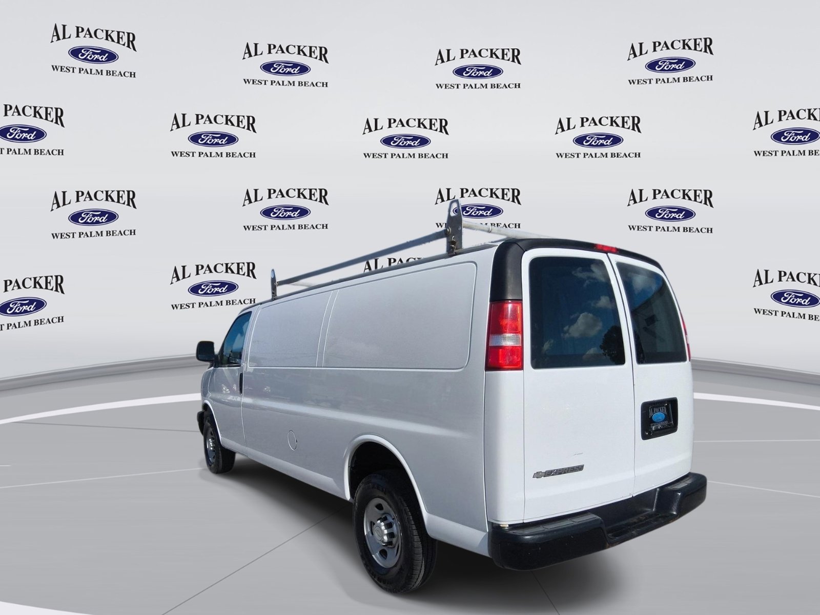 Used 2020 Chevrolet Express 2500 Extended w/ Driver Convenience Package RWD image 3