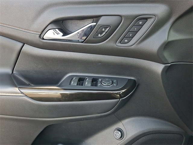 Used 2022 GMC Acadia AT4 w/ Technology Package image 12