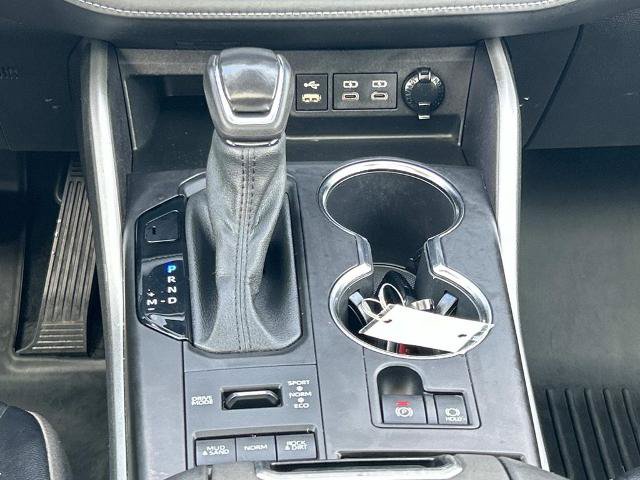 Used 2022 Toyota Highlander XLE AWD/4WD image 15