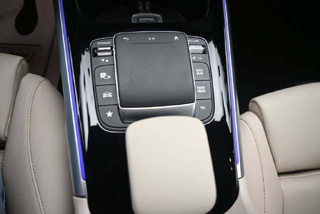 Used 2023 Mercedes-Benz GLB 250 4MATIC image 18