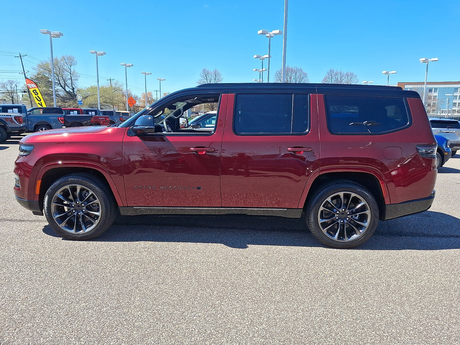 Used 2025 Jeep Grand Wagoneer Series II Obsidian w/ Quick Order Packagew 28T image 3