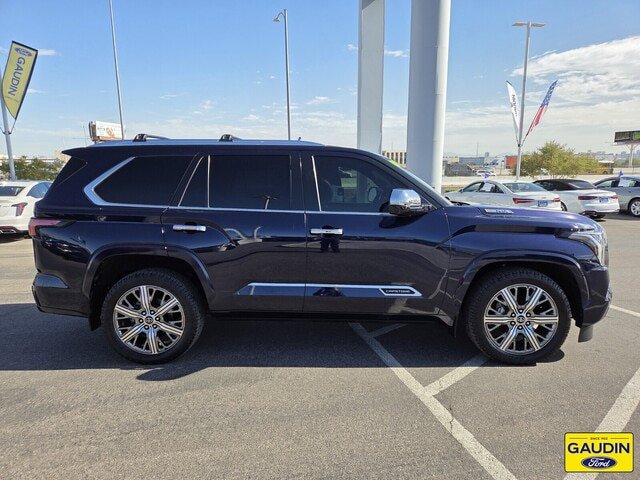 Used 2023 Toyota Sequoia Capstone AWD/4WD image 8
