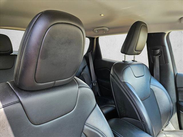 Used 2019 Jeep Cherokee Latitude Plus FWD image 20
