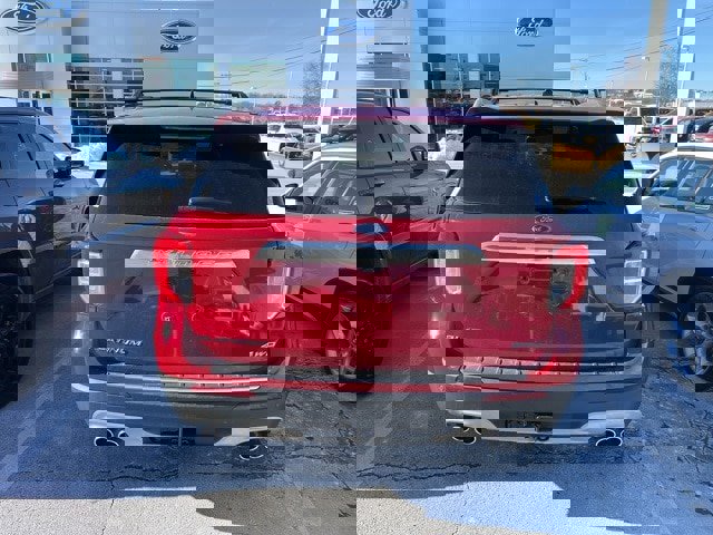 Certified 2021 Ford Explorer Platinum w/ Equipment Group 601A image 3