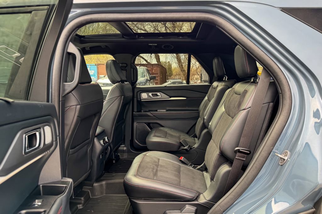 Certified 2025 Ford Explorer ST AWD/4WD image 27