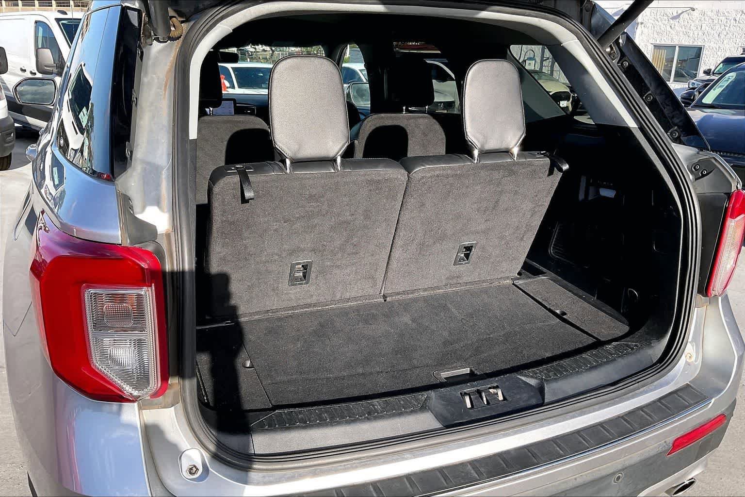 Certified 2022 Ford Explorer Limited w/ Equipment Group 301A RWD image 18