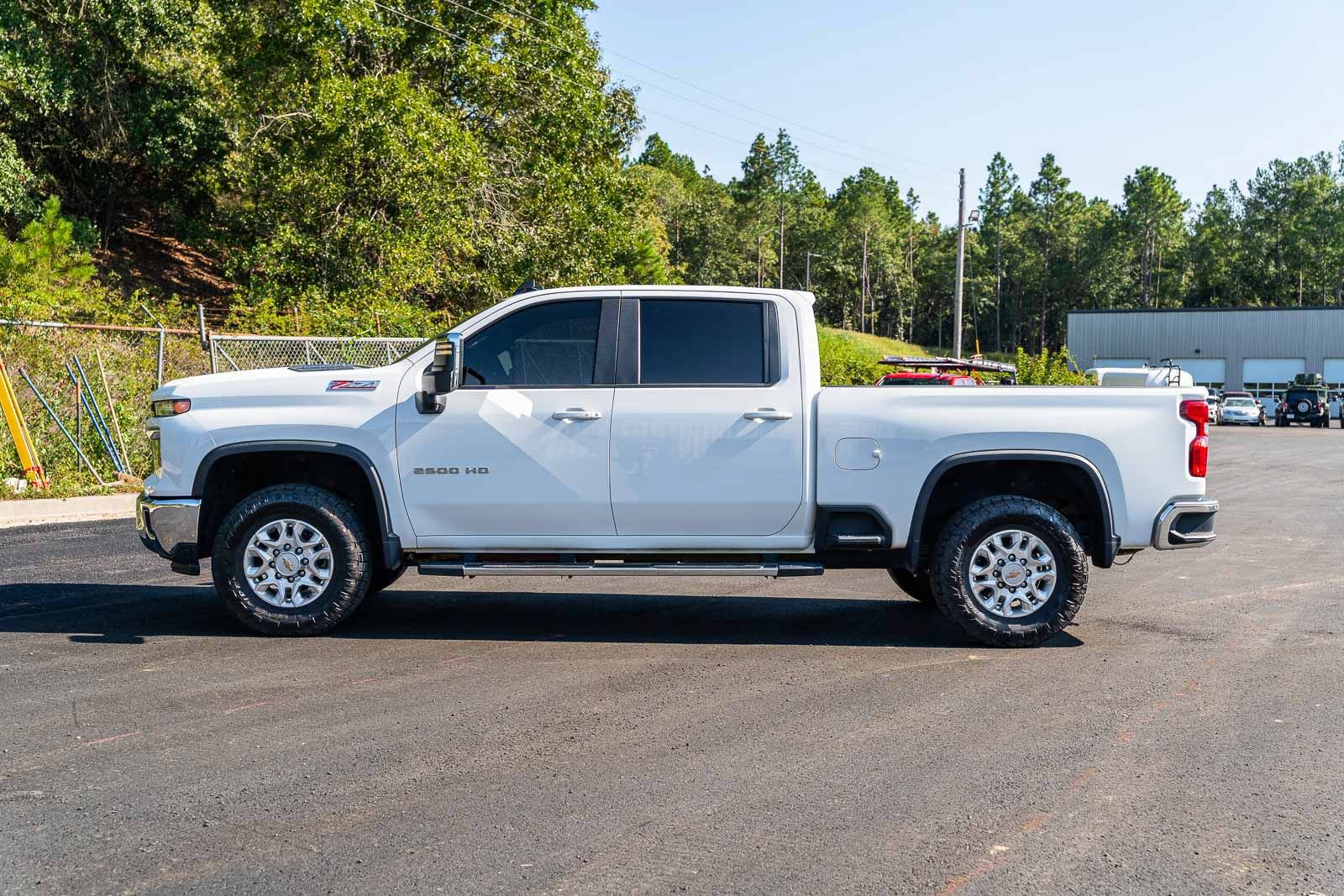 Used 2024 Chevrolet Silverado 2500 LT AWD/4WD image 4