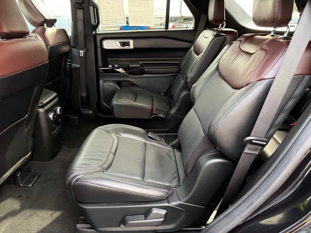 Certified 2023 Ford Explorer Platinum w/ Technology Package image 31