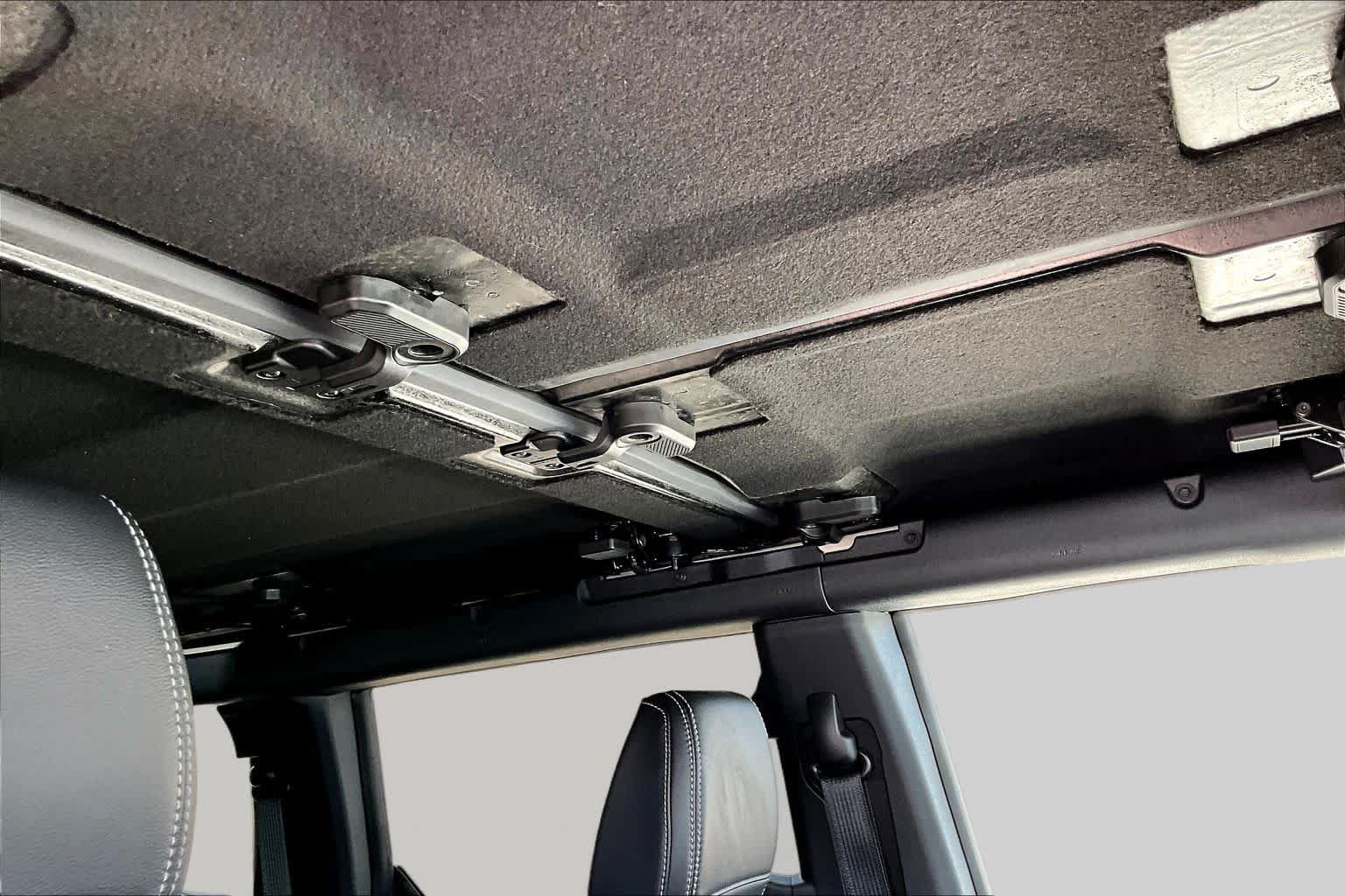 Certified 2025 Ford Bronco Outer Banks AWD/4WD image 14