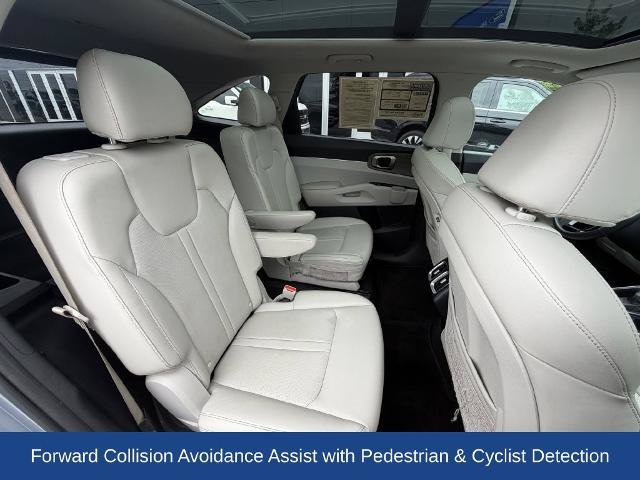 Used 2023 Kia Sorento EX w/ Panoramic Sunroof Package FWD image 19