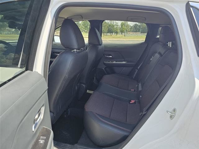 Used 2026 Nissan Kicks SR w/ Cold Weather Package AWD/4WD image 11