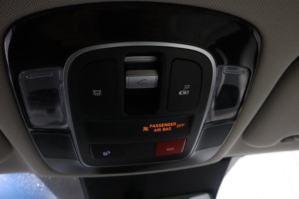 Used 2025 Hyundai Sonata Limited FWD image 30