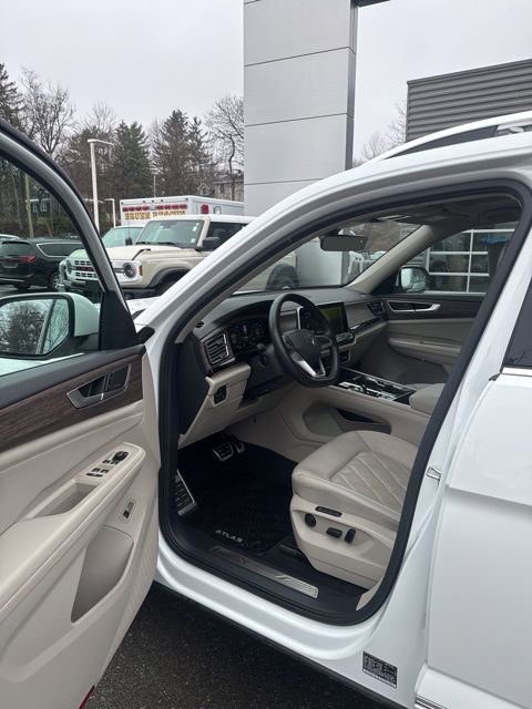 Used 2024 Volkswagen Atlas SEL Premium R-Line AWD/4WD image 14