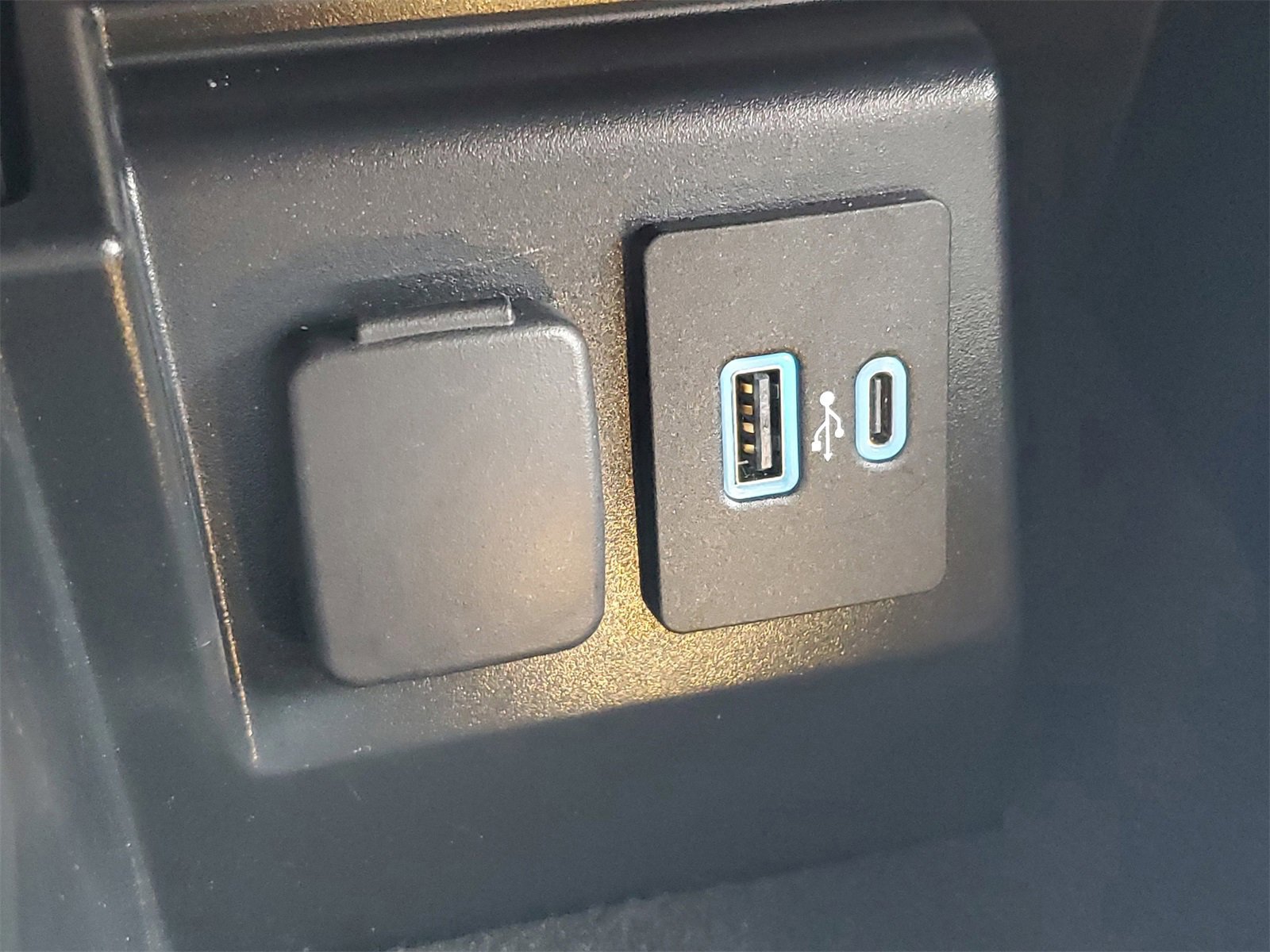 Certified 2023 Ford Explorer ST-Line w/ Class IV Trailer Tow Package image 28