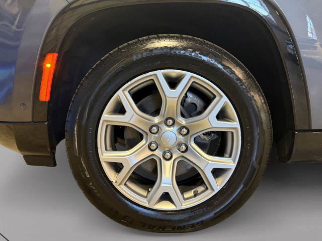 Used 2022 Jeep Wagoneer Series II AWD/4WD image 18