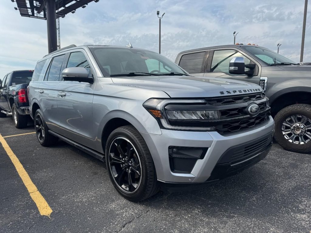 Certified 2024 Ford Expedition Limited AWD/4WD image 2