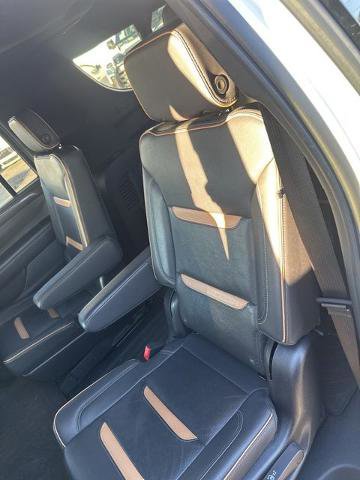 Used 2022 GMC Yukon XL AT4 image 22
