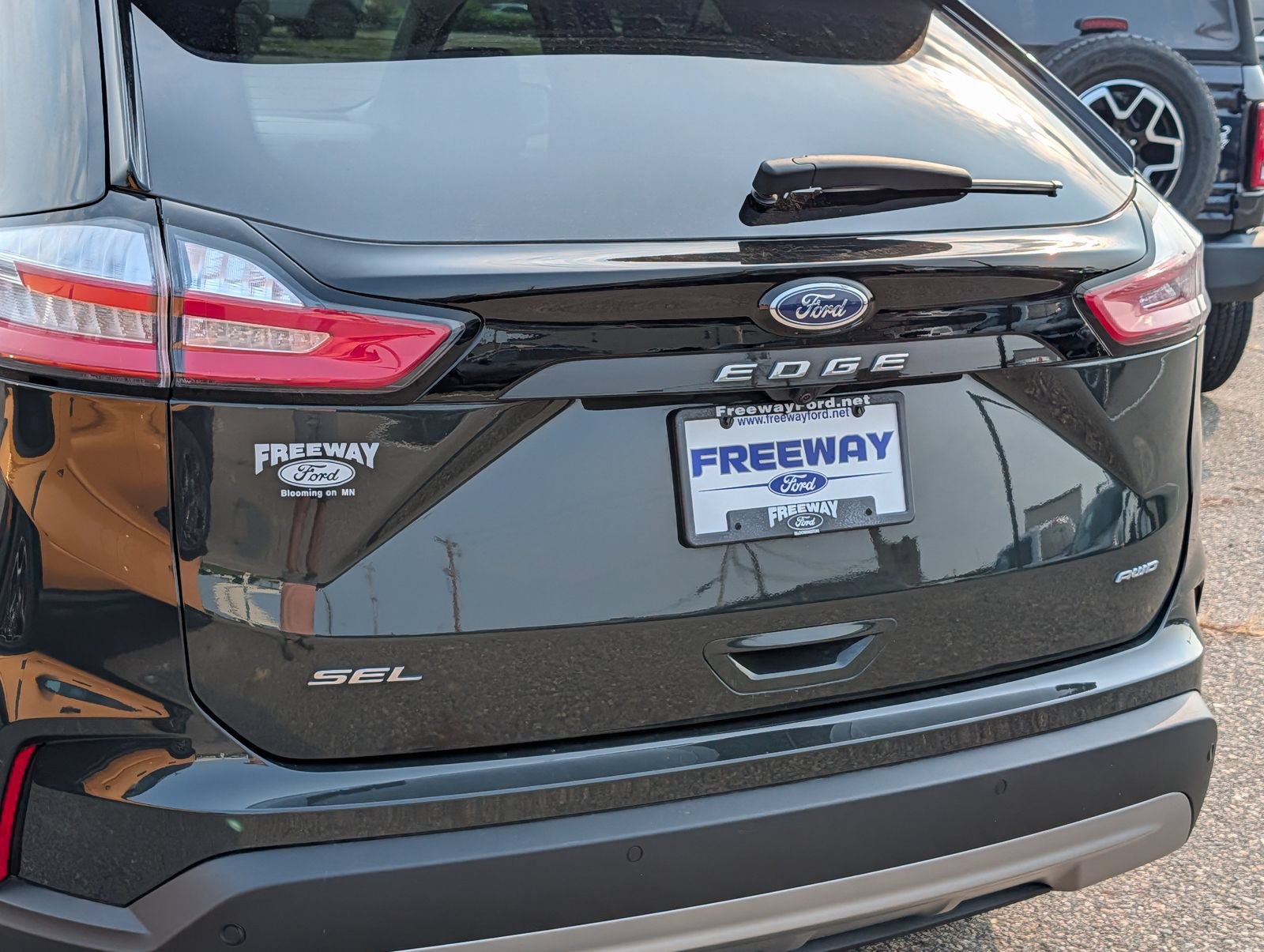 Certified 2024 Ford Edge SEL w/ Convenience Package AWD/4WD image 13