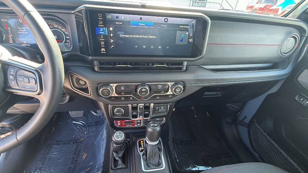 Used 2024 Jeep Wrangler Unlimited Rubicon AWD/4WD image 19