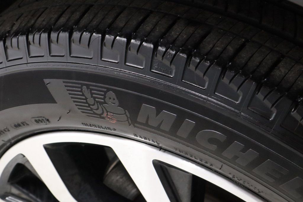 Certified 2024 Ford Explorer ST-Line w/ Class IV Trailer Tow Package image 20