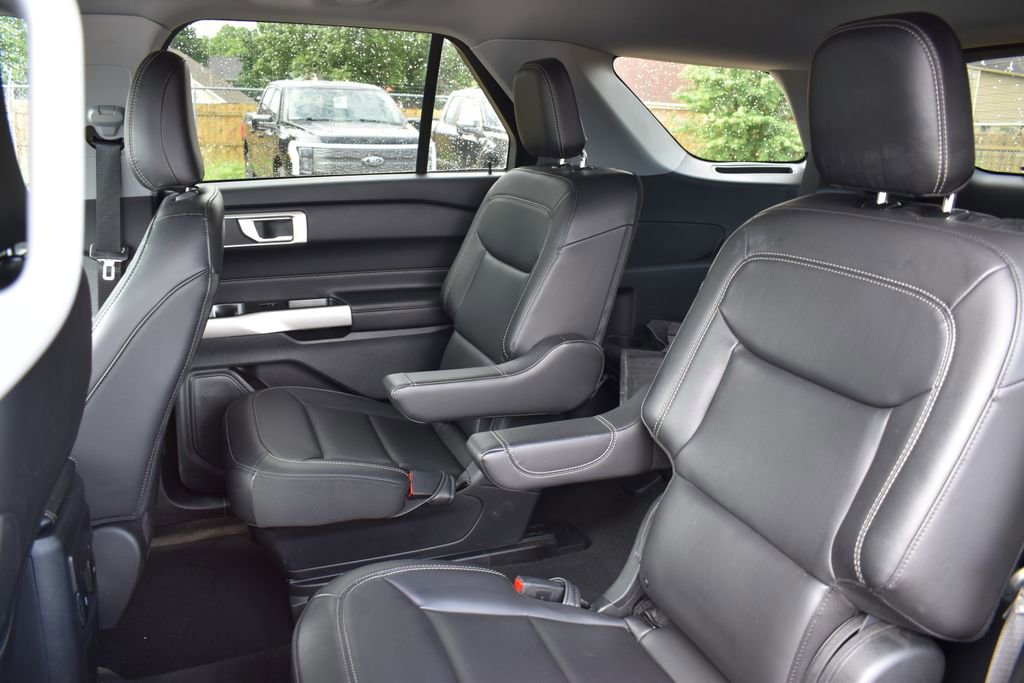 Certified 2024 Ford Explorer XLT w/ Equipment Group 202A AWD/4WD image 8