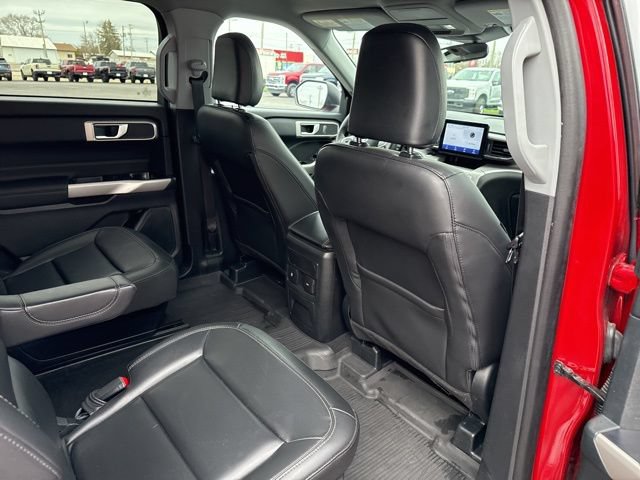 Certified 2024 Ford Explorer XLT w/ Equipment Group 202A AWD/4WD image 33